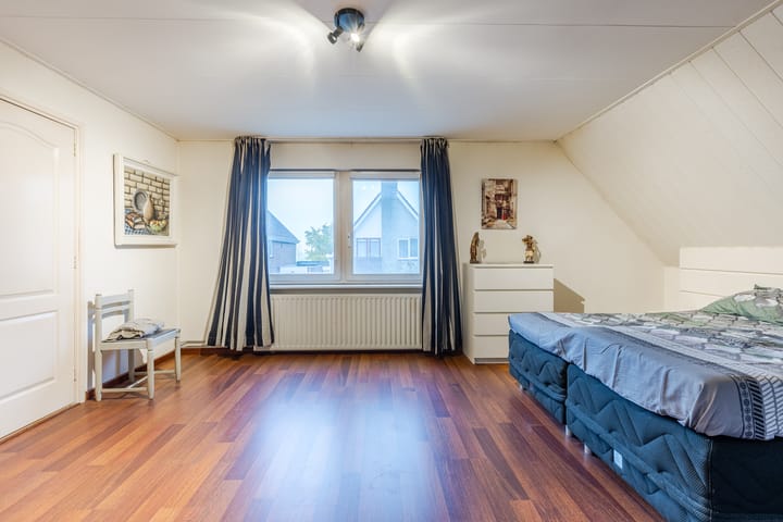 Foto 32 van Pastoor Ermenstraat 1