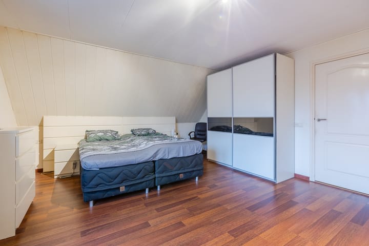 Foto 33 van Pastoor Ermenstraat 1