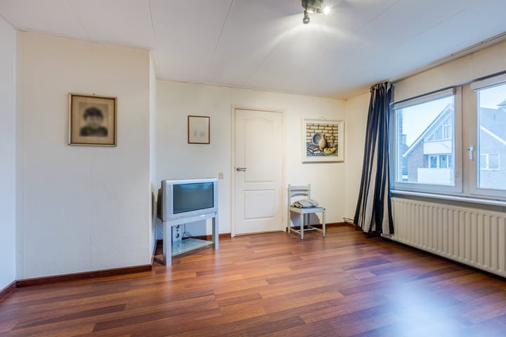 Foto 34 van Pastoor Ermenstraat 1