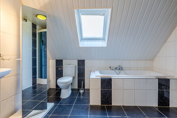 Foto 41 van Pastoor Ermenstraat 1