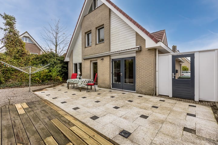 Foto 50 van Pastoor Ermenstraat 1