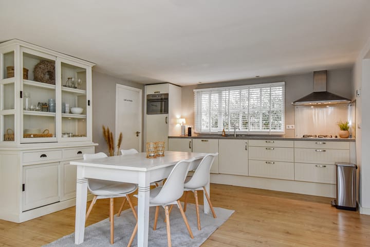 Foto 15 van Oosteinde 11-H145