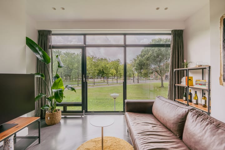 Photo 3 of Burgemeester Hogguerstraat 1215