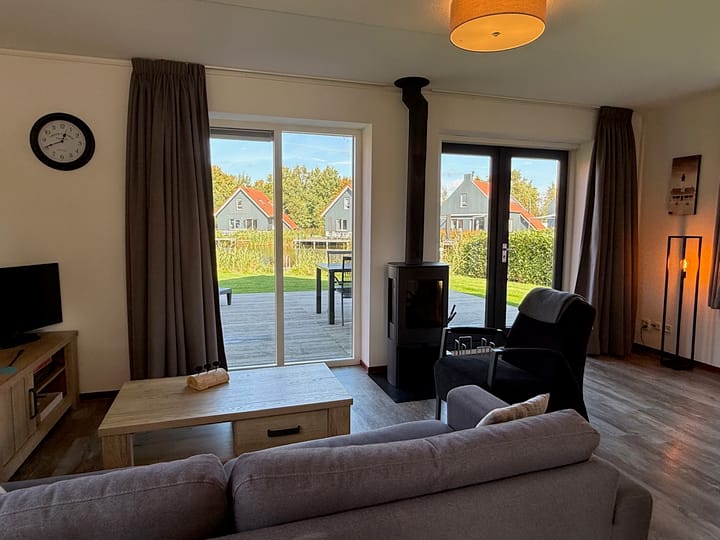 Photo 22 of H.W. Stekelenburgweg 11