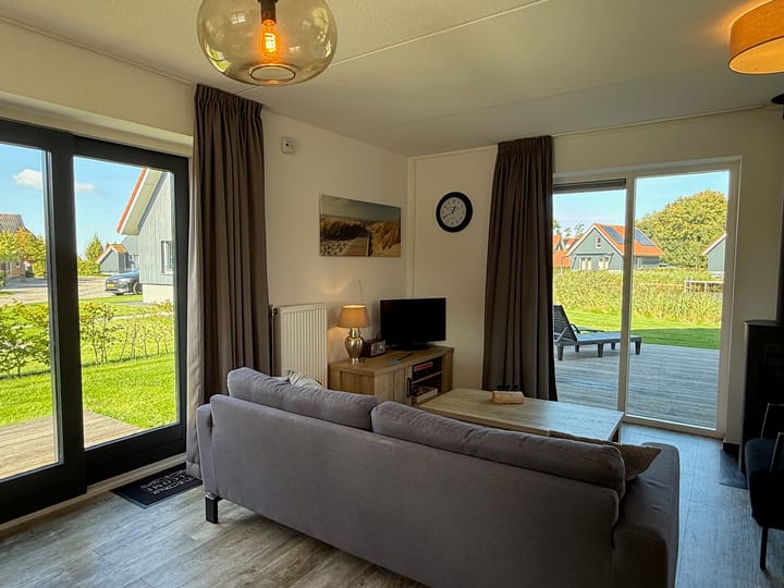 Photo 21 of H.W. Stekelenburgweg 11