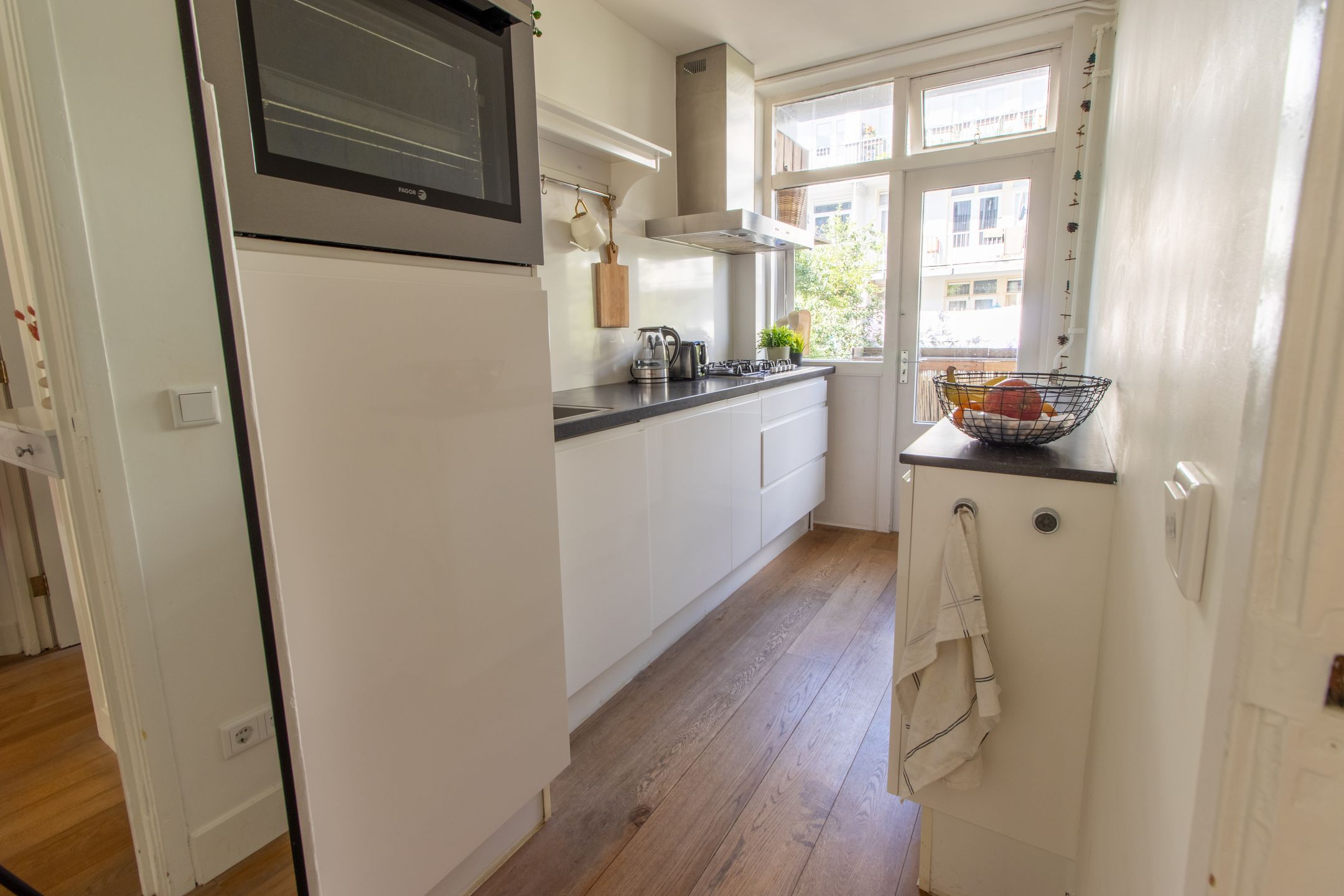 Photo 9 of John Franklinstraat 27-1