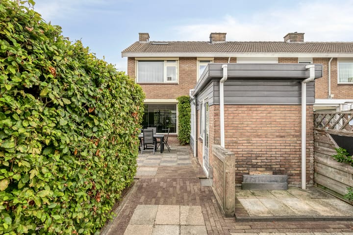 Foto 43 van Deltastraat 10