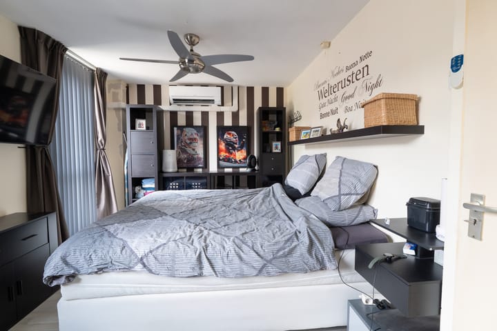 Foto 32 van Kamperfoelie 10