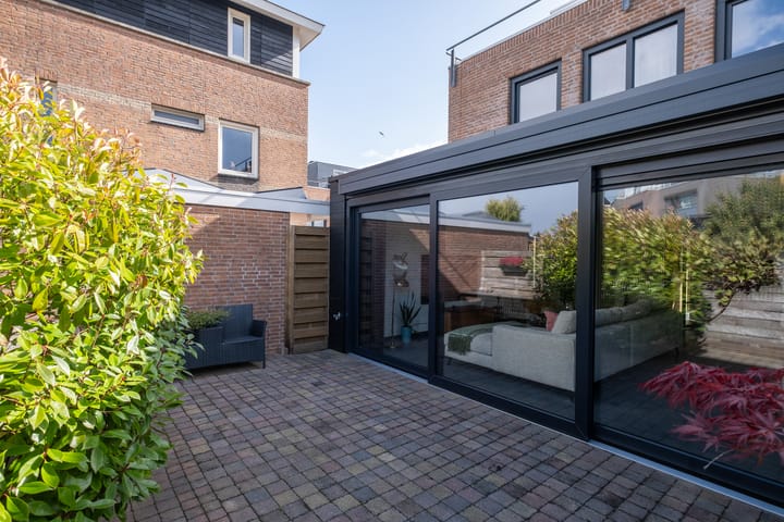 Photo 30 of Frida Katzland 10