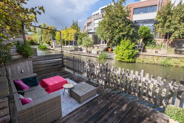 Photo 34 of Frida Katzland 10