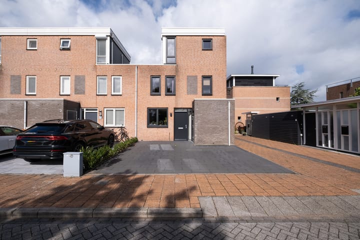 Photo 39 of Frida Katzland 10