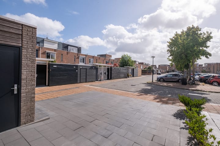 Photo 42 of Frida Katzland 10