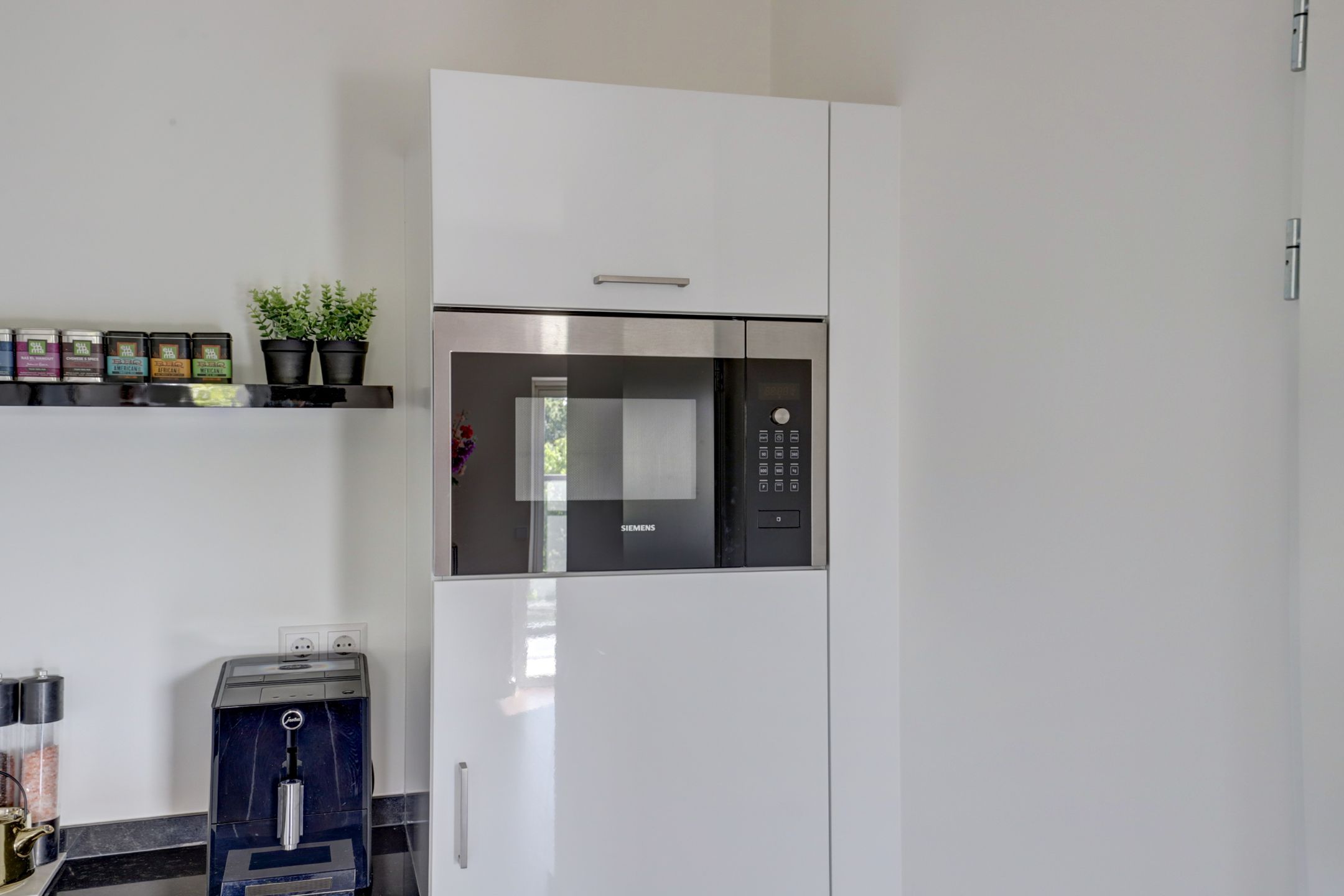 Foto 12 van Merweplein 5-27