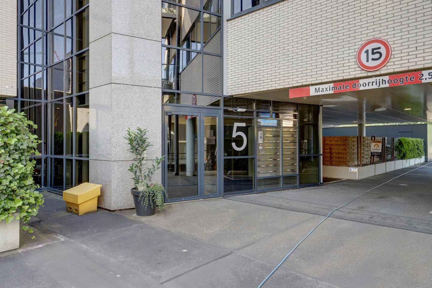 Foto 35 van Merweplein 5-27