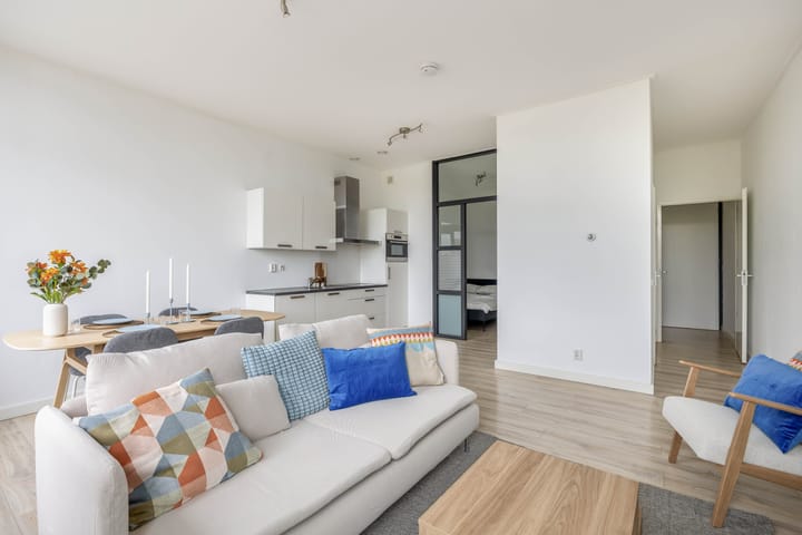 Photo 2 of Teylersplein 2-B4