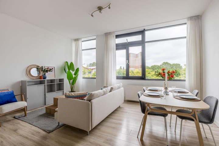 Photo 5 of Teylersplein 2-B4