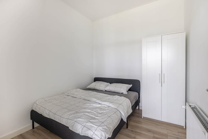 Photo 8 of Teylersplein 2-B4