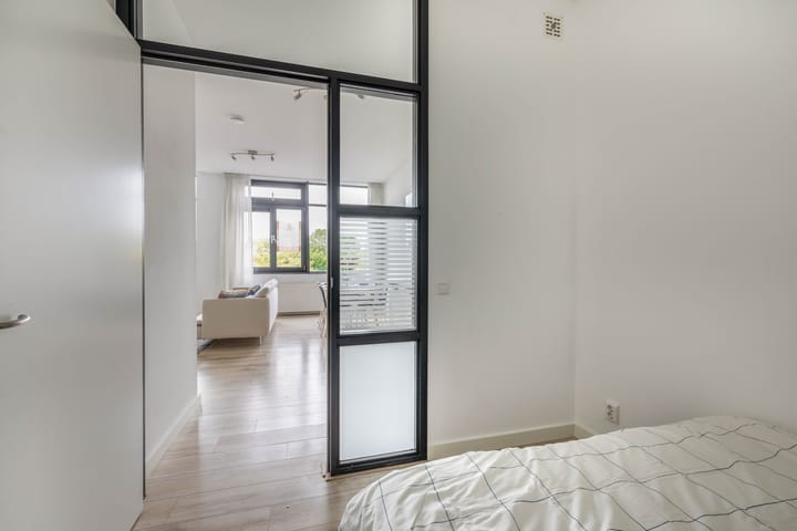 Photo 9 of Teylersplein 2-B4