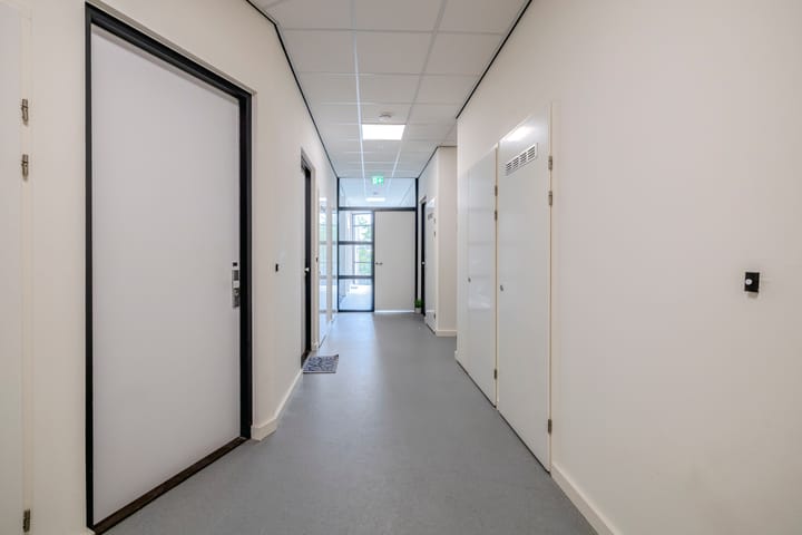 Photo 11 of Teylersplein 2-B4