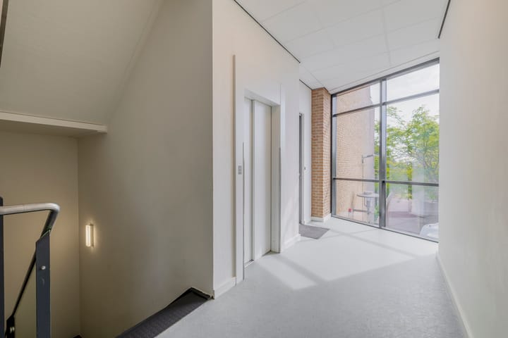 Photo 13 of Teylersplein 2-B4