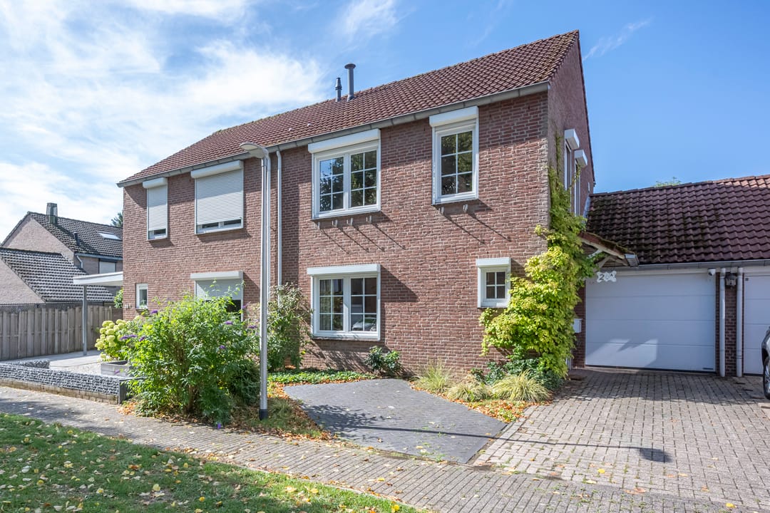 Photo 1 of Leesjongenstraat 26-A