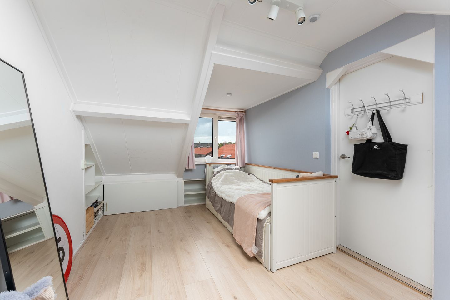 Photo 49 of Cornelis Smitstraat 17