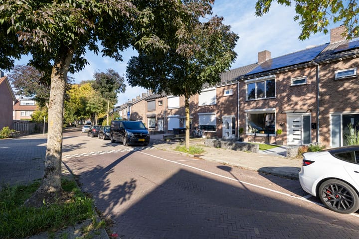 Foto 32 van Fluwijnstraat 6