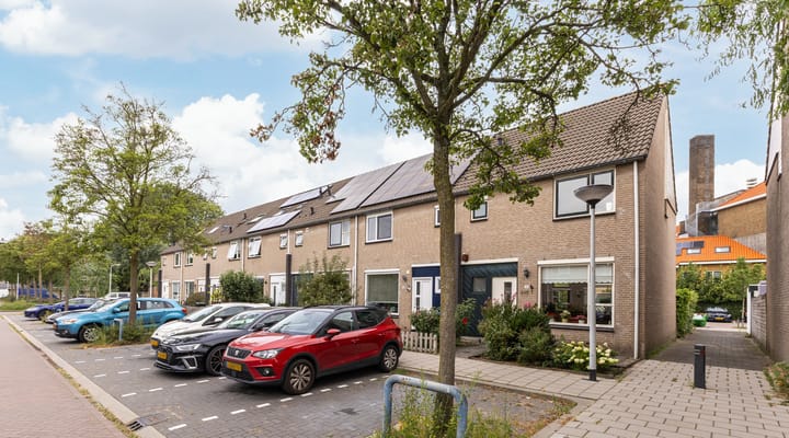 Photo 1 of Jan van Scorelstraat 18