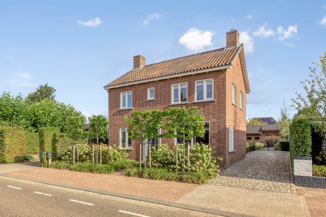 Photo 1 of Dorpsstraat 18