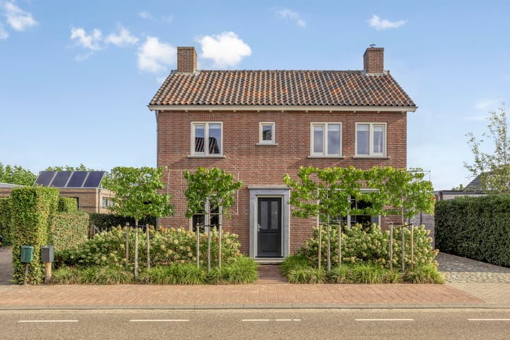 Photo 2 of Dorpsstraat 18