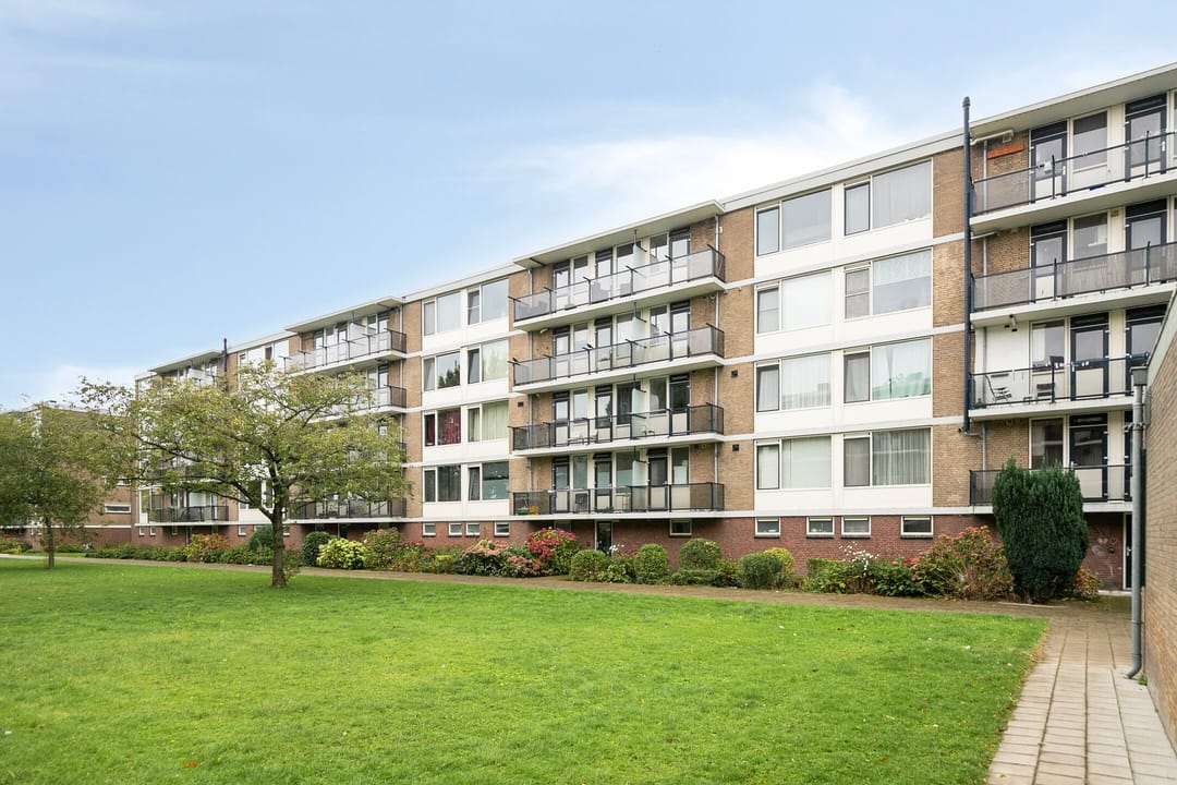 Photo 1 of Van Karnebeekstraat 131