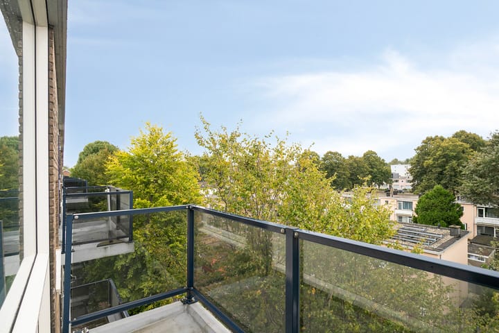 Photo 6 of Van Karnebeekstraat 131