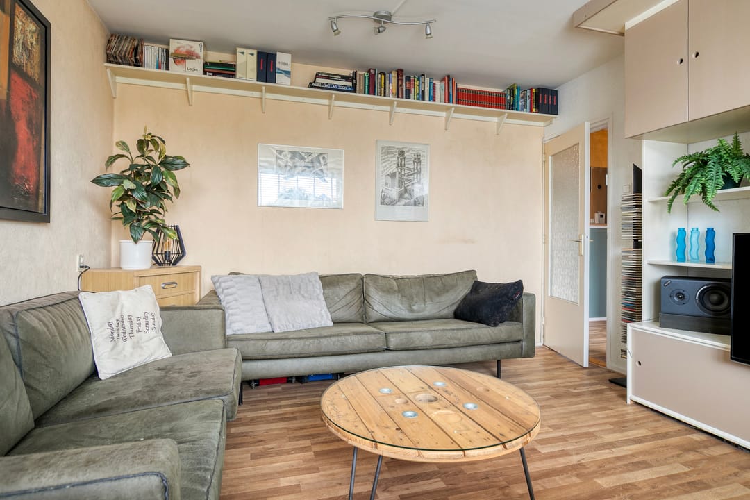 Photo 8 of Van Karnebeekstraat 131