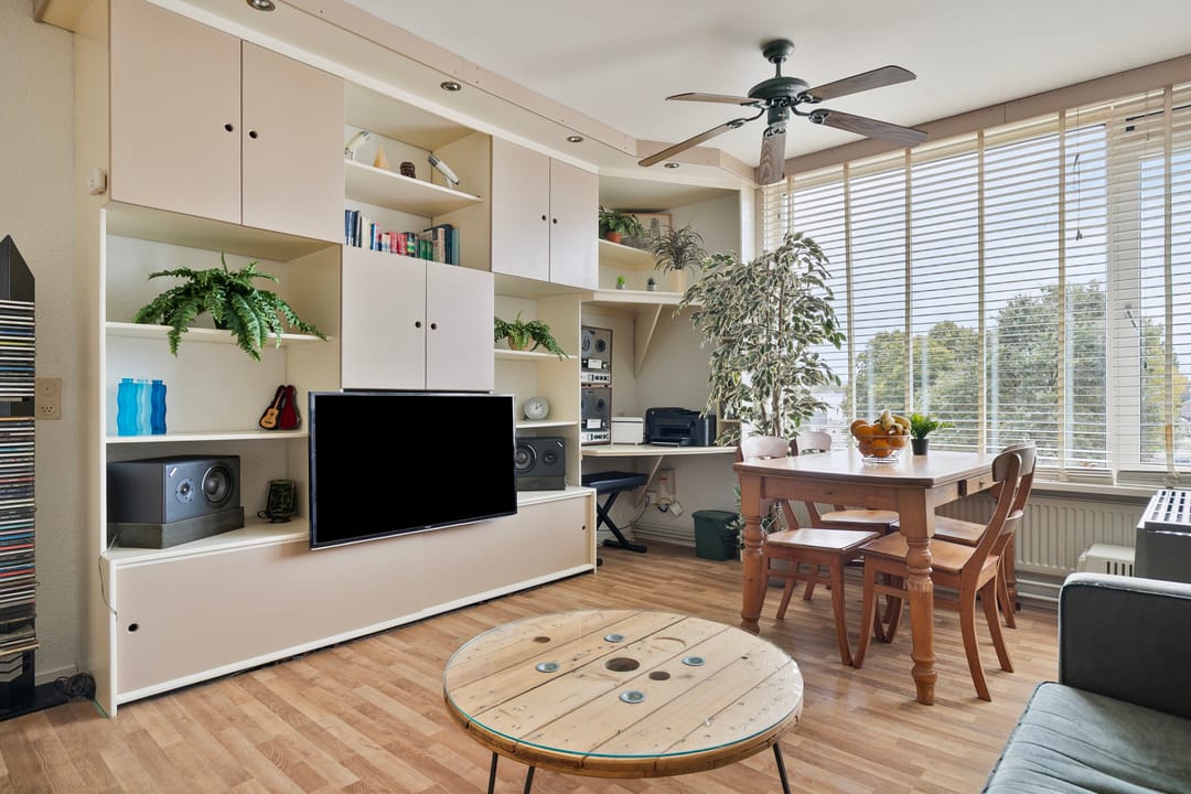 Photo 13 of Van Karnebeekstraat 131