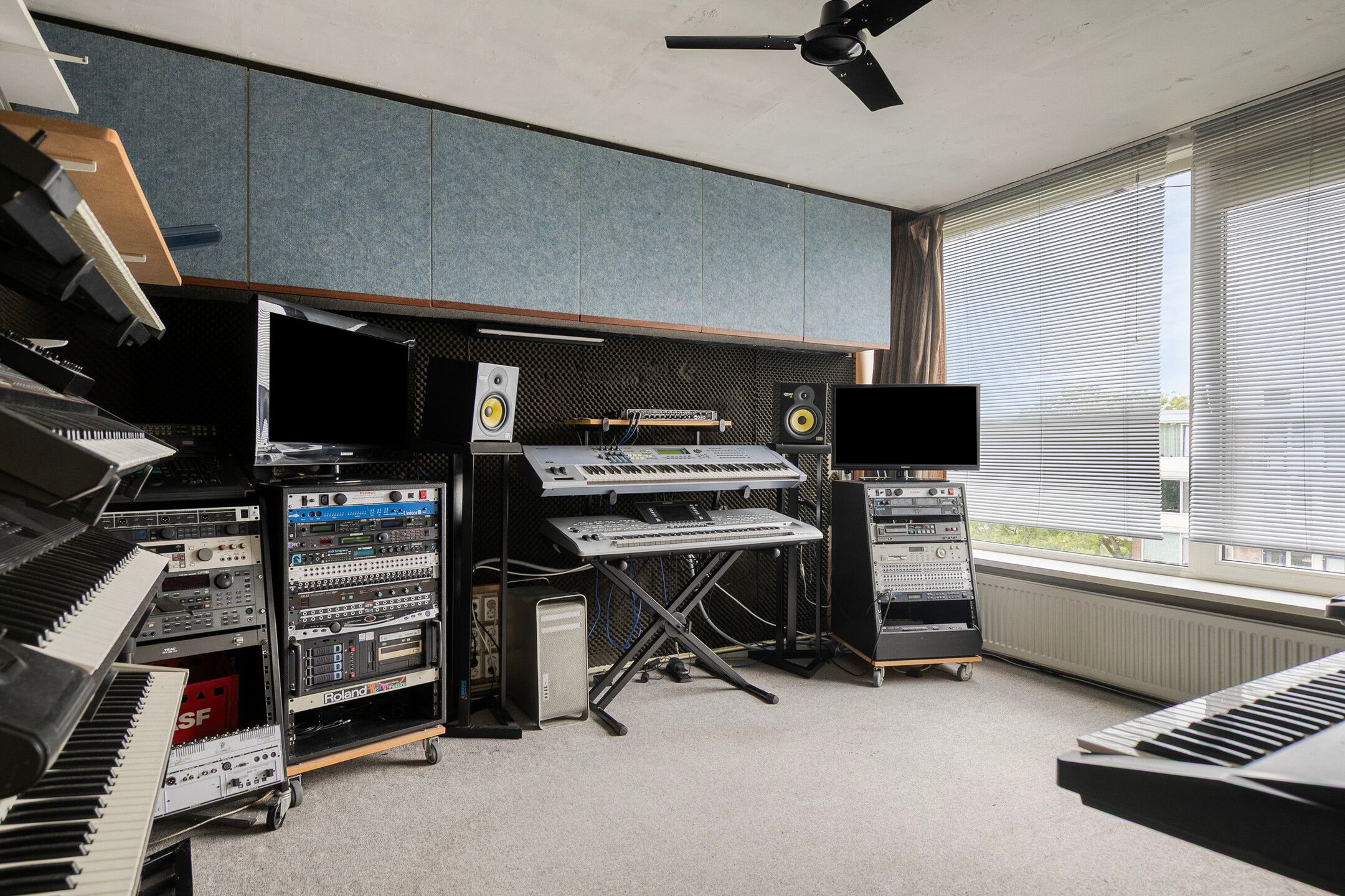 Photo 15 of Van Karnebeekstraat 131