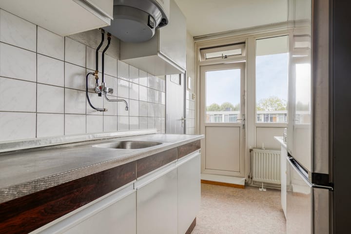 Photo 19 of Van Karnebeekstraat 131