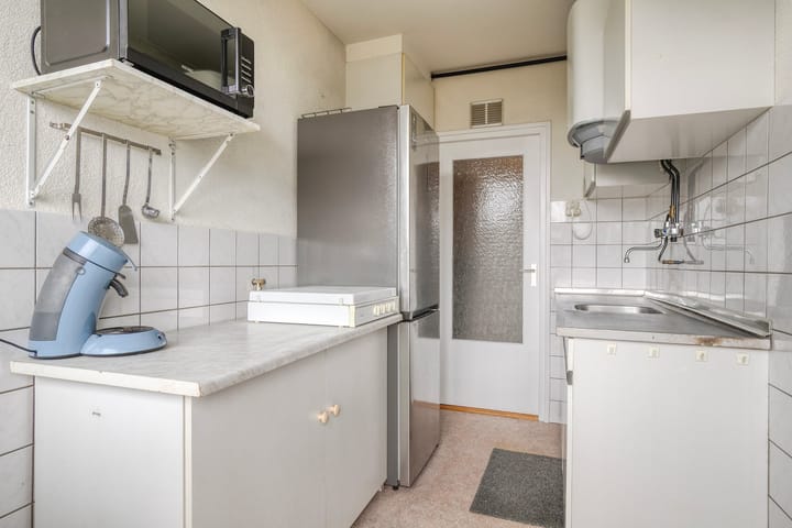 Photo 20 of Van Karnebeekstraat 131