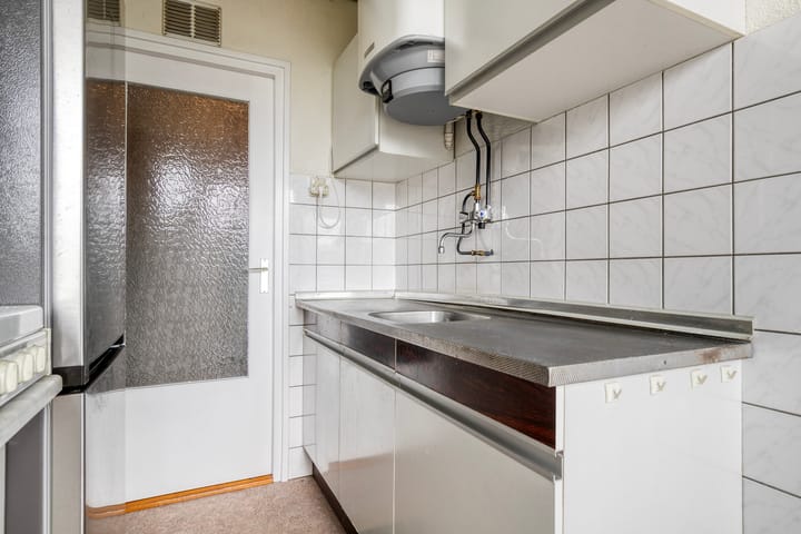 Photo 21 of Van Karnebeekstraat 131