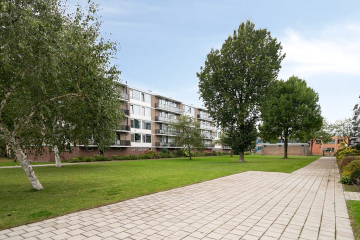 Photo 34 of Van Karnebeekstraat 131