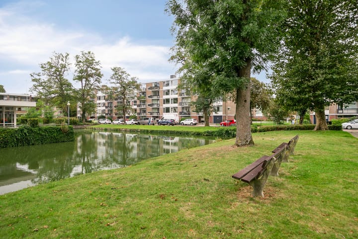 Photo 36 of Van Karnebeekstraat 131