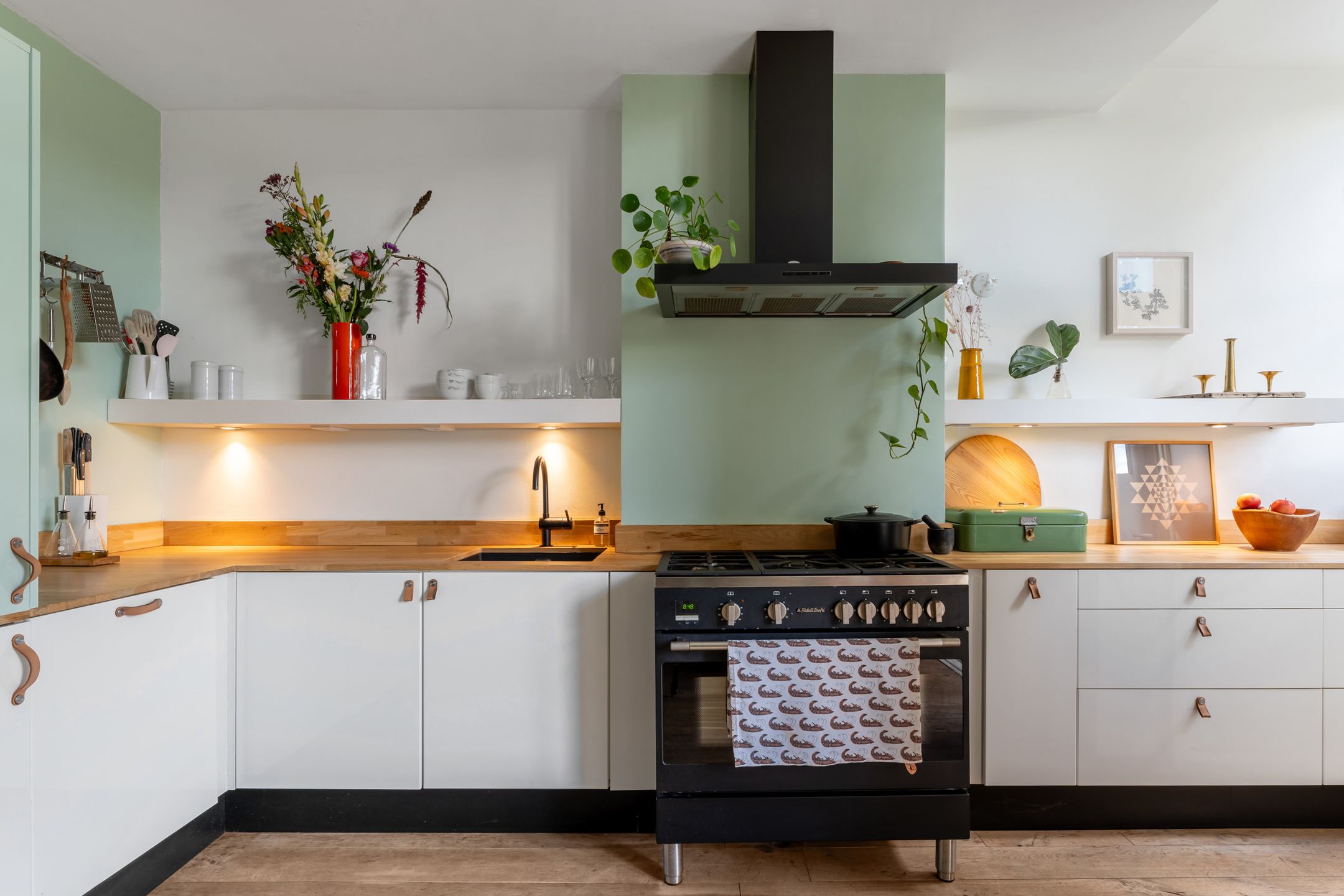 Photo 3 of Opzoomerstraat 20-A02