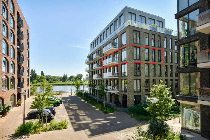 Photo 2 of Lorriestraat 77