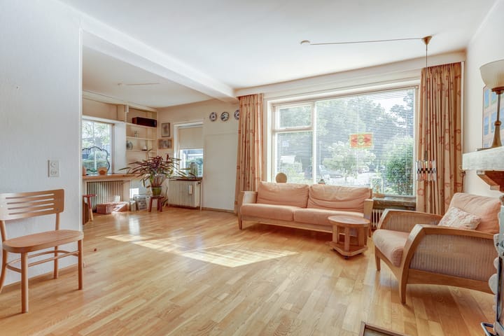 Foto 2 van Deken van der Waardenlaan 12