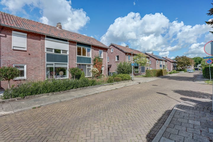 Foto 42 van Deken van der Waardenlaan 12