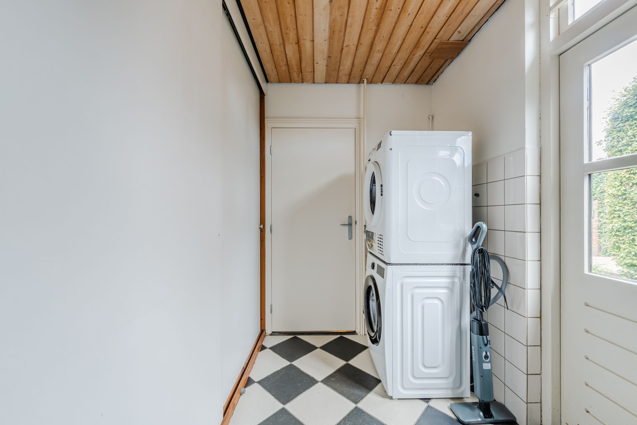 Photo 18 of Barth. Diazstraat 21