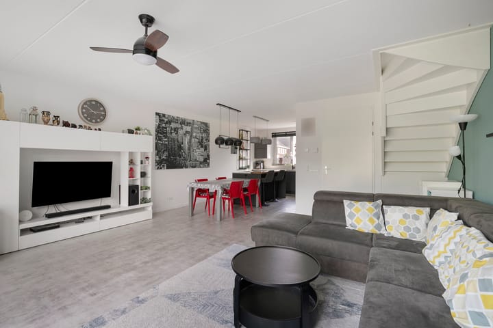 Foto 5 van John Bardeenstraat 17