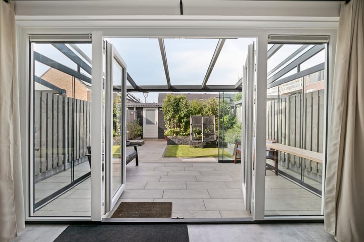 Foto 11 van John Bardeenstraat 17