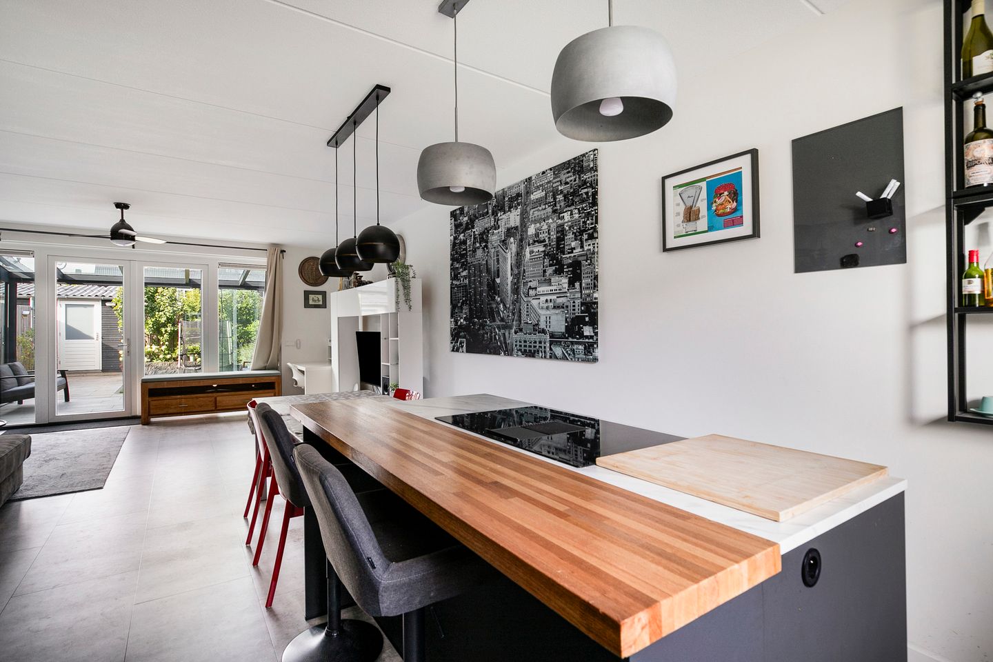 Foto 10 van John Bardeenstraat 17