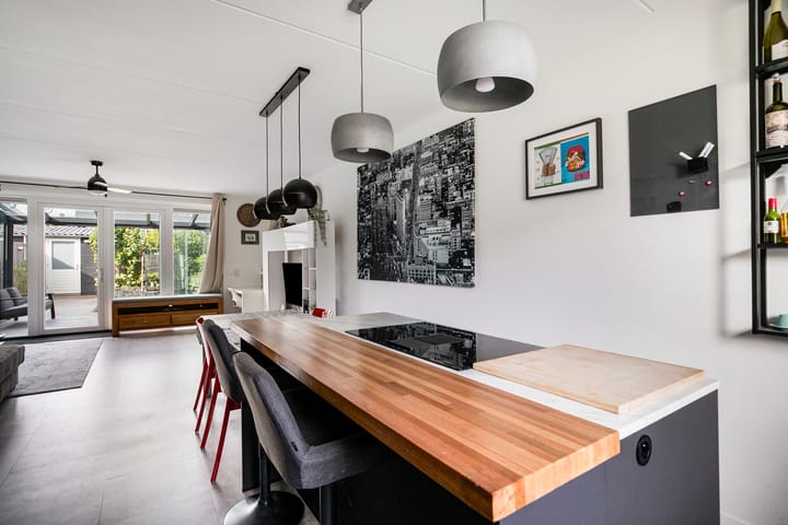 Foto 10 van John Bardeenstraat 17