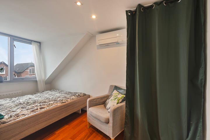 Photo 16 of M.A.de Ruijterlaan 18